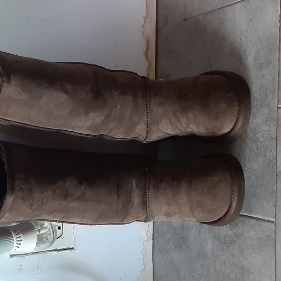 UGG  boots  size  6 women - Picture 4 of 5